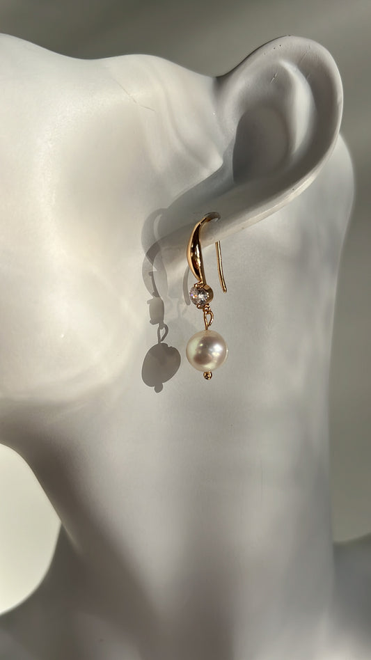 Bright • Earrings • Pearl & 18K Gold Plated