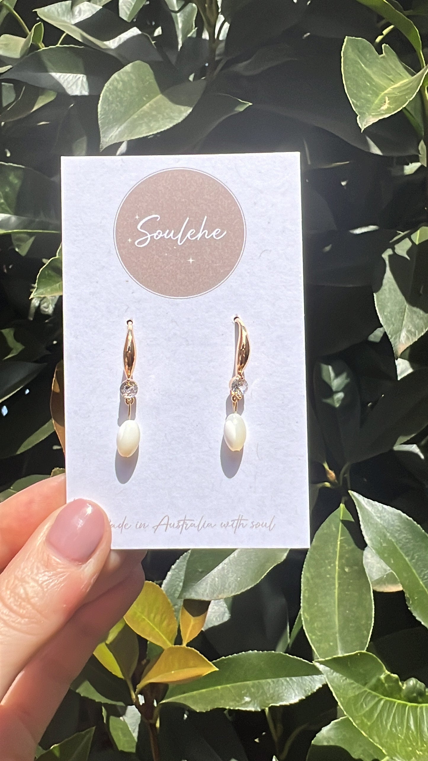 shell gold earrings